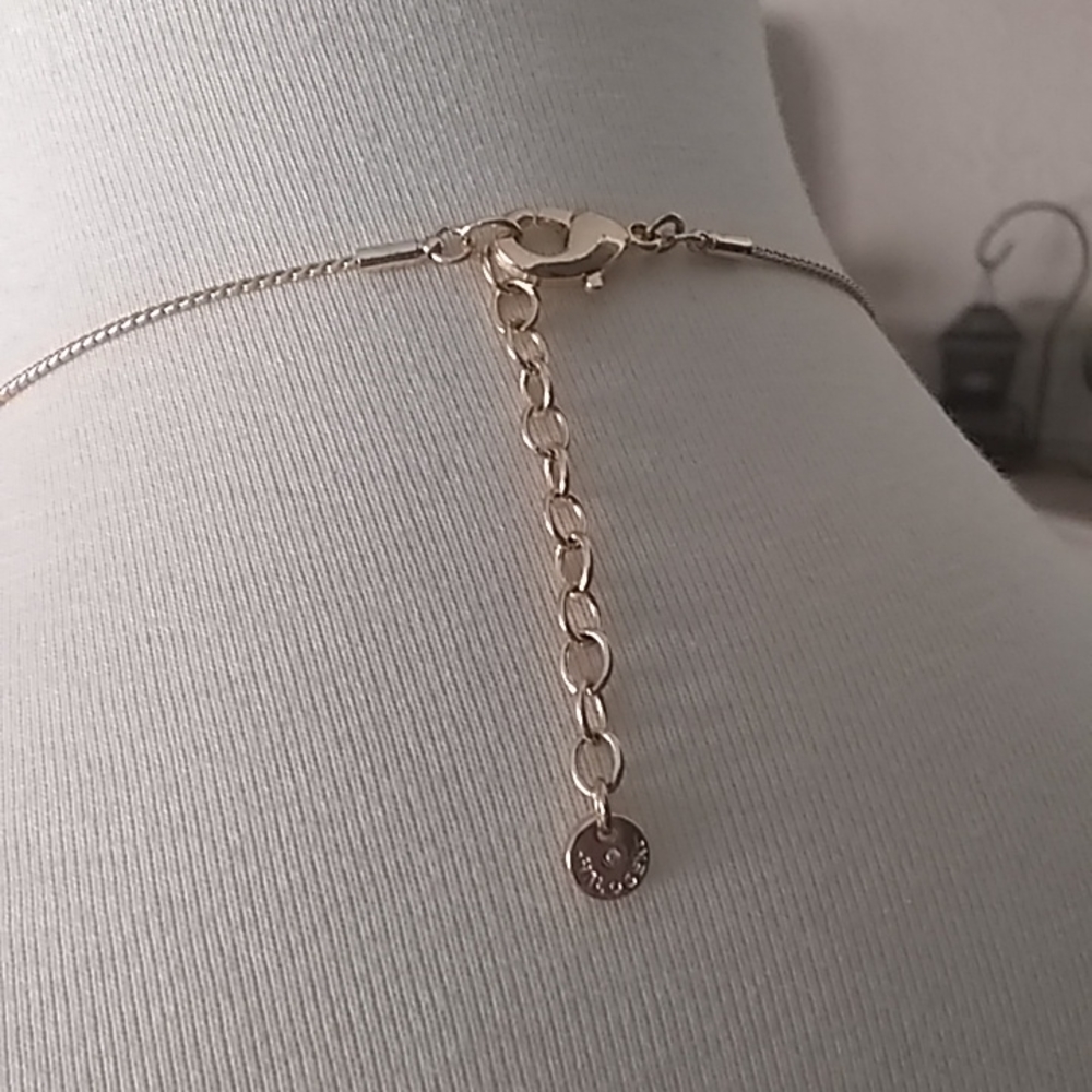 Halogen Necklace - Picture 3 of 3